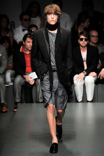 Look 12